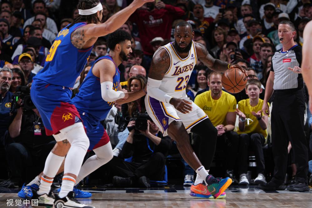 曾向凯文 曾向凯文