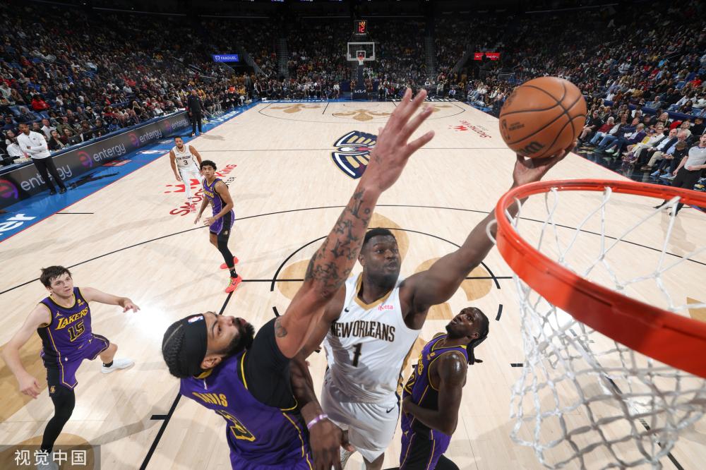 球迷们看到 球迷们看到